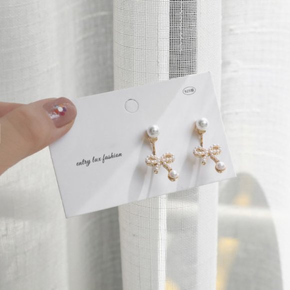 ♠️ NEW Gold Bow Earrings with Pearls - Picture 4 of 4